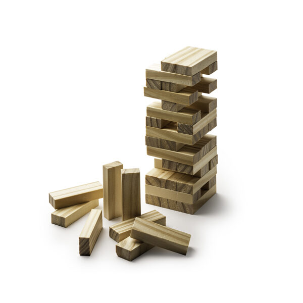 Veiklības spēle ar 45 taisnstūrveida klucīšiem, iesaiņota kokvilnas maisiņā ar savelkamu auklu