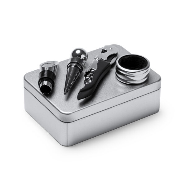 Vīna piederumu komplekts, nerūsējošā tērauda: korķviļķis ar nolokāmu asmeni, pilienu gredzens, aizbāznis un izliešanas uzgalis